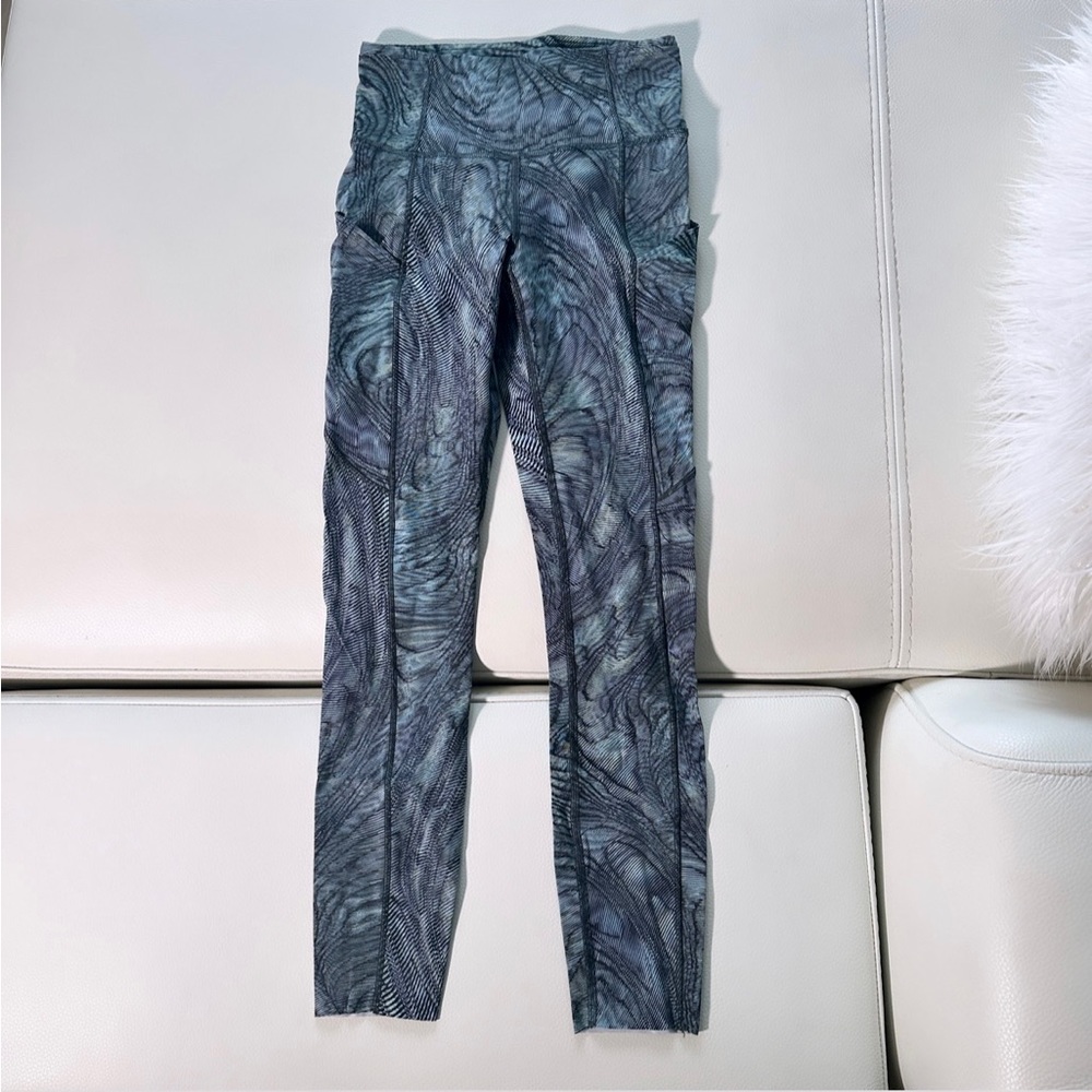 Lululemon High Rise Tight - Picture 2 of 3